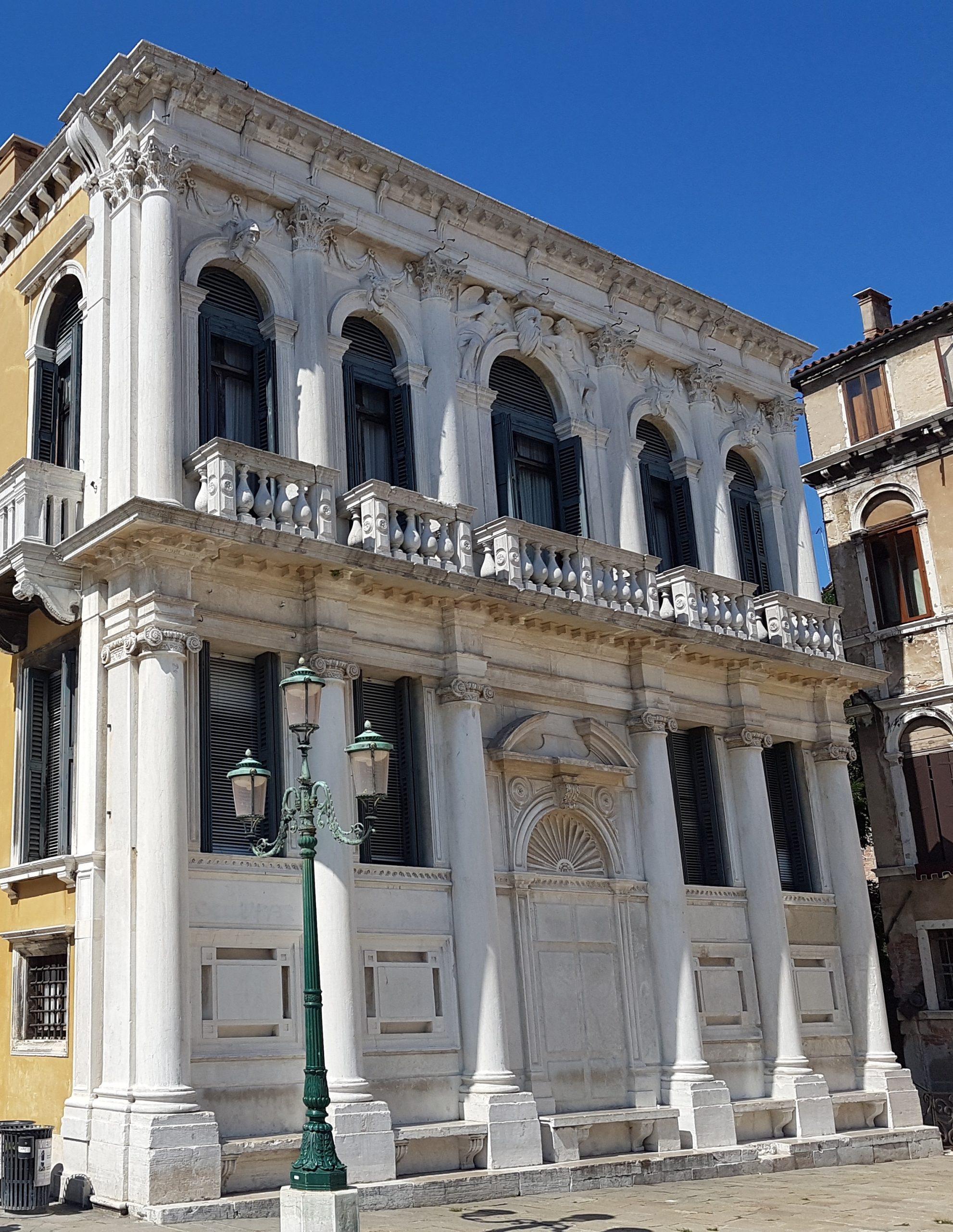 Palazzo_Loredan_(Venedig)